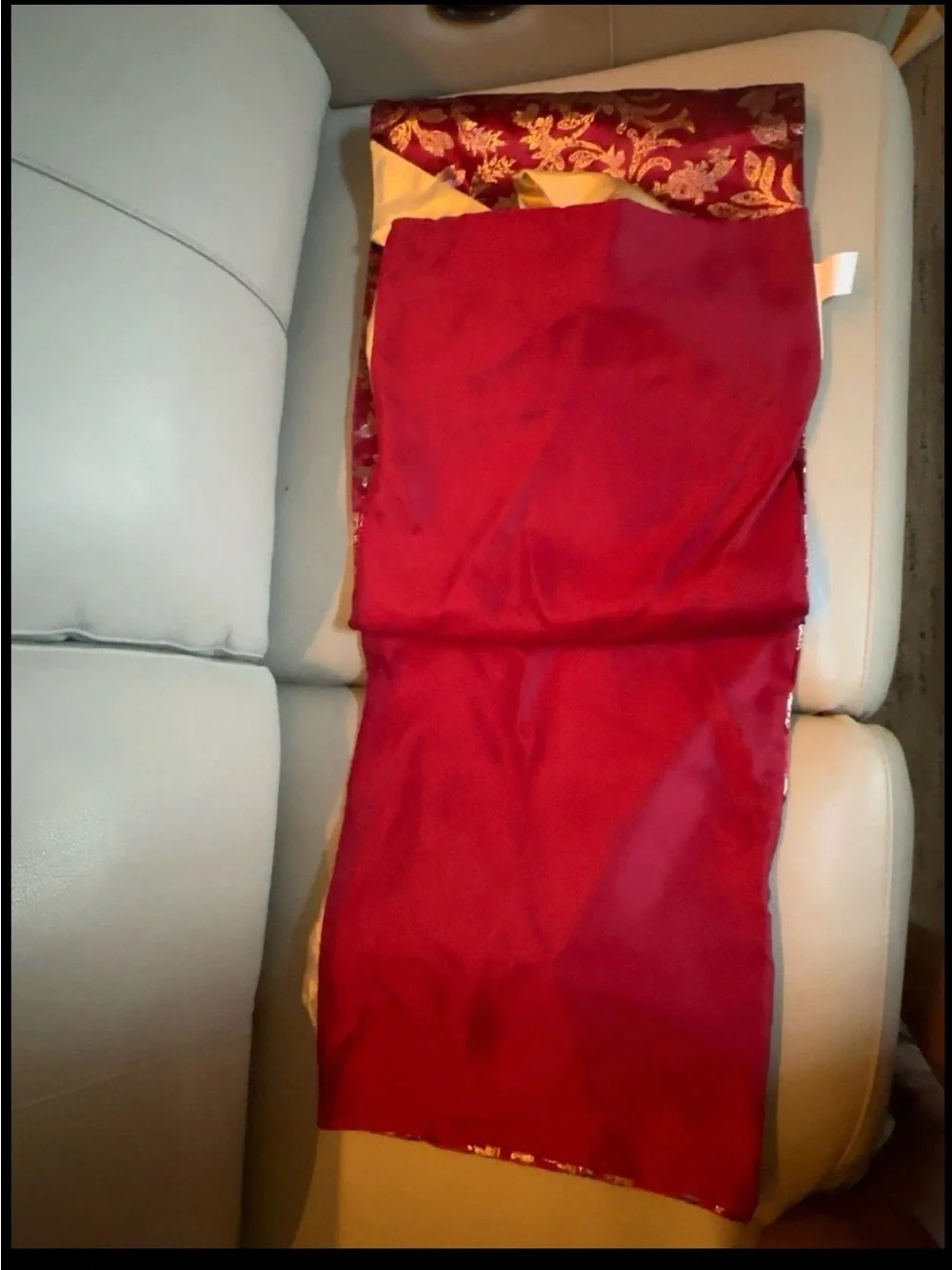 Red Gold Brocade Christmas Table Runner Satin Bow NWT